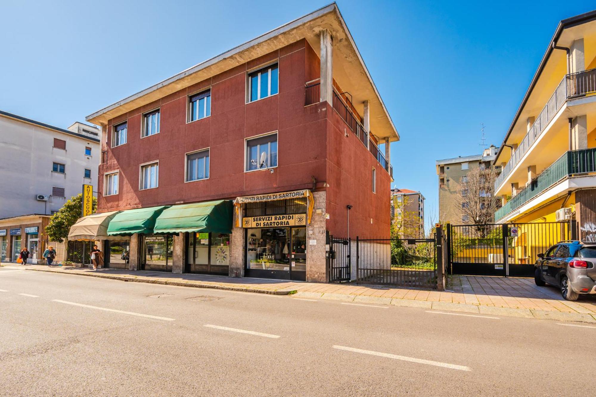 Roma 23, Smartstay Роццано Экстерьер фото