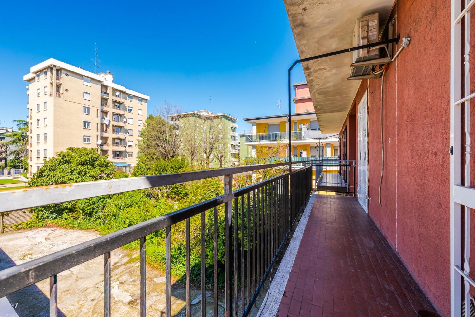 Roma 23, Smartstay Роццано Экстерьер фото